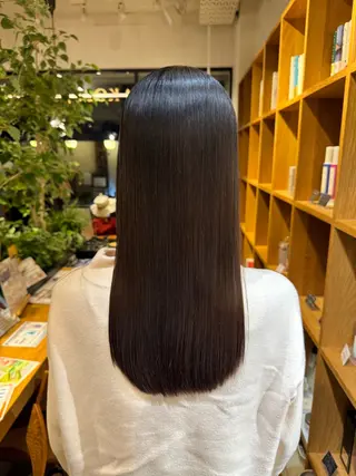 セミロング afloatkobe所属・美髪/髪質改善 川口凌弥のヘアスタイル