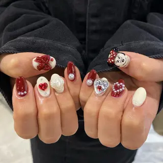 ネイル Shiori･:* 💫のネイルデザイン