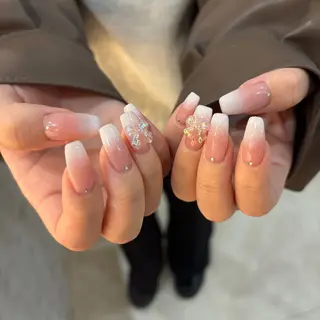 ネイル 栗田 ゆう子のネイルデザイン