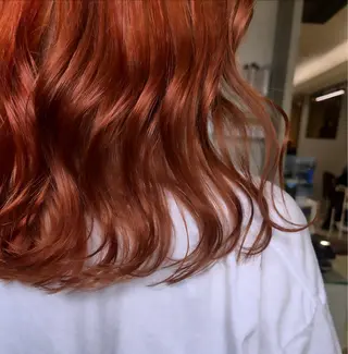 カラー ユイ☆ハイトーン ☆ブリーチデザインのヘアスタイル