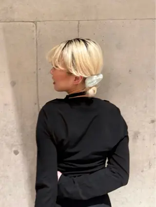 ミディアム Maho/海外 レイヤー/ハイトーンのヘアスタイル