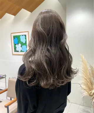 ロング カラー レイヤーカット🐩 透明感カラー モカのヘアスタイル