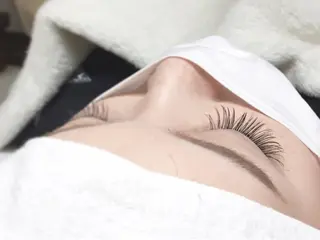 ミディアム カラー パーマ ヘアアレンジ メンズ キッズ ネイル マツエク・マツパ brille ~eyelash~のマツエク・マツパデザイン