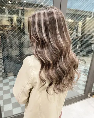 ロング カラー ヘアアレンジ TATSUYA アートディレクターのヘアスタイル