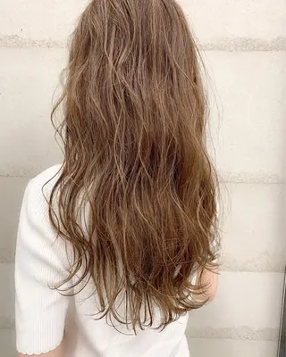 ロング 透明感/オリーブ/ グレージュ/YUKAのヘアスタイル