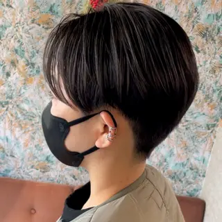 ショート カラー Unique ユニークのヘアスタイル