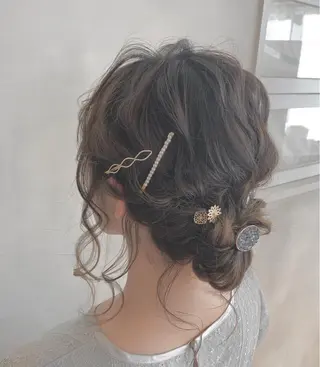 セミロング カレンダー 弁天町Tomoのヘアスタイル