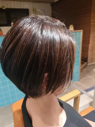 ショート alushe 岡 陽子のヘアスタイル