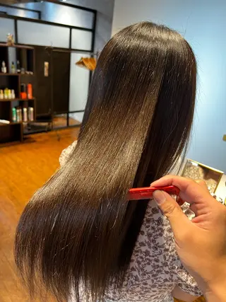 ロング カラー newi TATSUのヘアスタイル