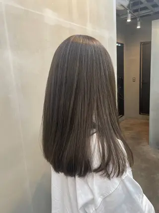 セミロング カラー ヤマナカ エリカのヘアスタイル