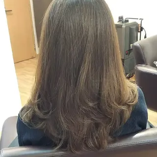 セミロング シ マのヘアスタイル