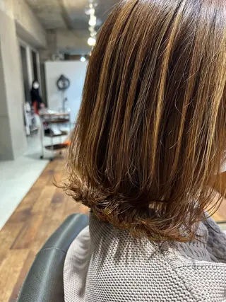 ミディアム hair  bh.maara所属・bh.maara デザイン／ハイトーンのヘアスタイル