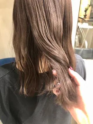 セミロング カラー mizuki /ケアブリーチのヘアスタイル