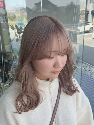 ミディアム alu所属・alu yuinaのヘアスタイル