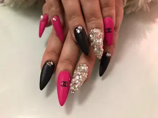 ロング ネイル 大田 美笛香のネイルデザイン