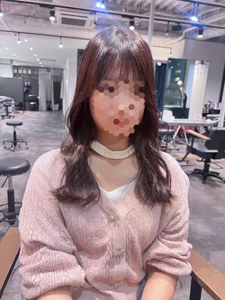 ロング 長谷 朋美のヘアスタイル