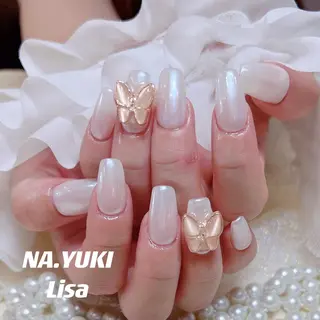 ネイル 🦋 Queenieのネイルデザイン