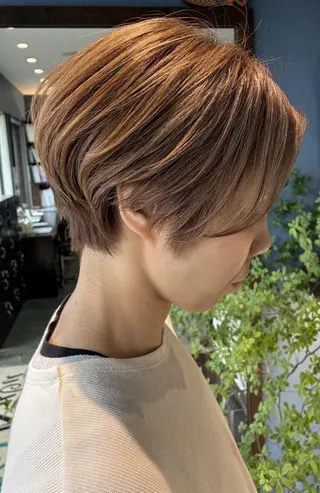 ショート カラー ✨白髪ぼかし 🍀MINAKO☆のヘアスタイル