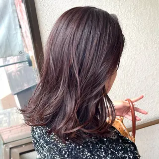 ミディアム カラー blau hair and care《ブラウ》所属・MARU.縮毛矯正 デザインカラーのヘアスタイル