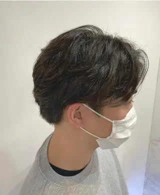 ショート パーマ メンズ satsuki 暖色・ブラウンカラーのヘアスタイル