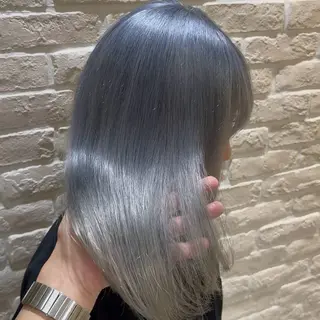 セミロング ハイトーンカラー 髪質改善カラーノトのヘアスタイル