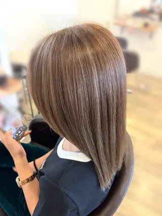 カラー なつ / ハイライト / 髪質改善カラーのヘアスタイル