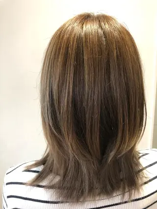 カラー 上平 綾菜のヘアスタイル