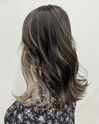 ミディアム カラー ヘアアレンジ ハイトーン/透明感/ レイヤー/かずや🦁のヘアスタイル