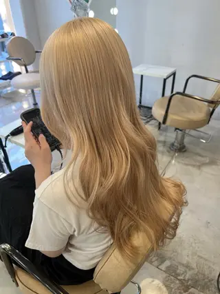 ロング カラー AIRA/ブリーチ ‪/透明感カラーのヘアスタイル