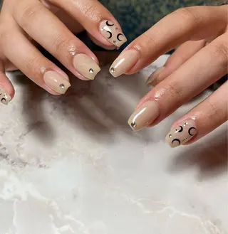 ネイル Ami 🦥のネイルデザイン