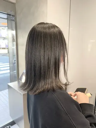 ミディアム カラー 幡野 葵のヘアスタイル