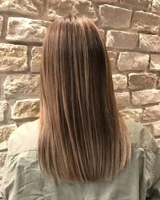 ロング カラー モナン新宿所属・曲がる縮毛 メンズ 毛流れ 佐々木 優のヘアスタイル