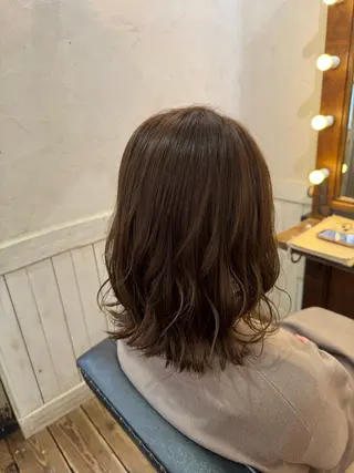 ミディアム 大橋 彩芽のヘアスタイル