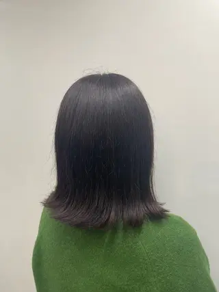 ミディアム 手塚 由佳のヘアスタイル