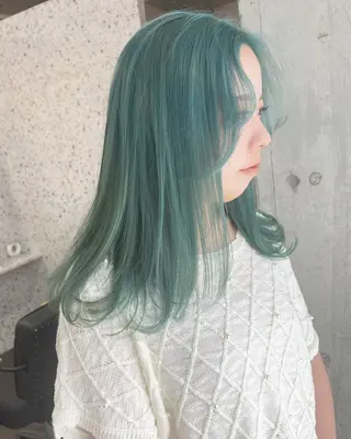 ミディアム カラー ヘアアレンジ lani ブリーチ /ダブルカラーのヘアスタイル