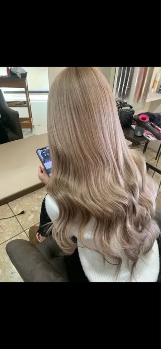 ロング カラー ヘアーサロンaxia所属・上田 英樹のヘアスタイル