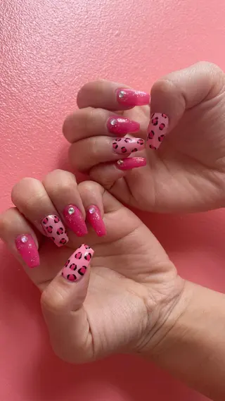 ミディアム ブラウン 広奈子のネイルデザイン