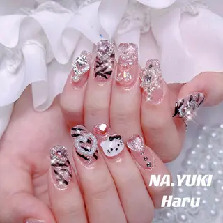 ネイル 🦋 Queenieのネイルデザイン