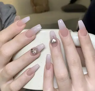 ネイル Queens PUPUのネイルデザイン