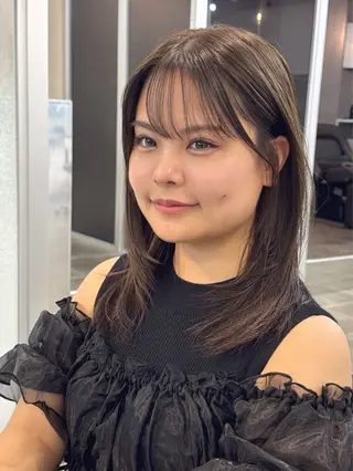 ミディアム カラー GLOWおもろまち所属・ヘントナ カイのヘアスタイル