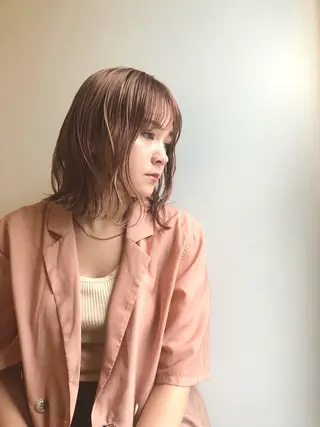 ミディアム カラー ⭐ハイトーンブリーチ ミルクティーピンクのヘアスタイル