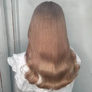 カラー ヘアメイク アン/ ブリーチカラーのヘアスタイル