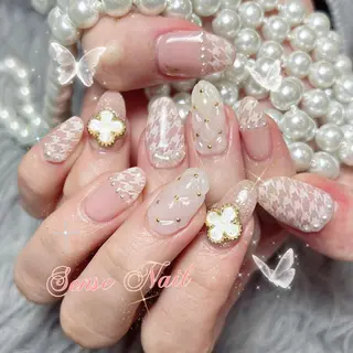 ネイル Queening 🦋のネイルデザイン