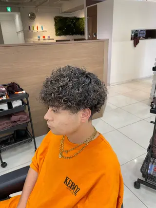 ショート パーマ メンズ フェザーパーマ職人 🪶ryosukeのヘアスタイル