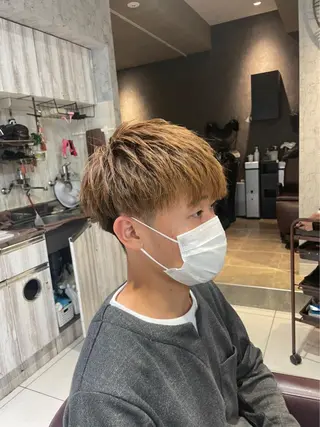 カラー メンズ 韓国風/メンズ アイブロウワックスの眉毛・アイブロウイメージ