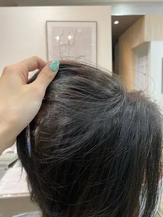 ショート カラー オリーブ/アッシュ やわらか透明感カラーのヘアスタイル