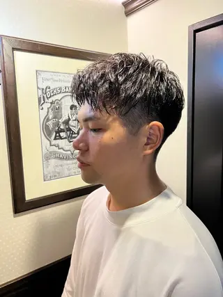 ショート ラヴィザバーバー所属・メンズカット オカムラリョウのヘアスタイル