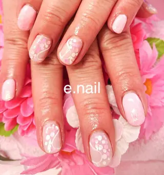 ネイル e.nail所属・和賀井 恵理のネイルデザイン