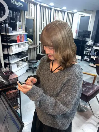 ミディアム カラー ハイトーン×艶カラー 🤍MIZUKIのヘアスタイル