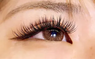 マツエク・マツパ Carat Eyelash&Eyebrow 市川店所属・時田 友美のマツエク・マツパデザイン